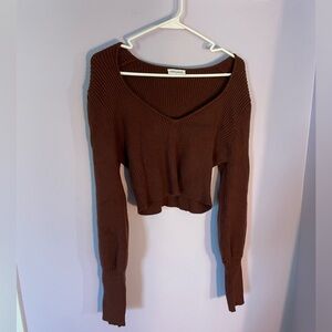 NWOT Vestique Cropped Brown Sweater